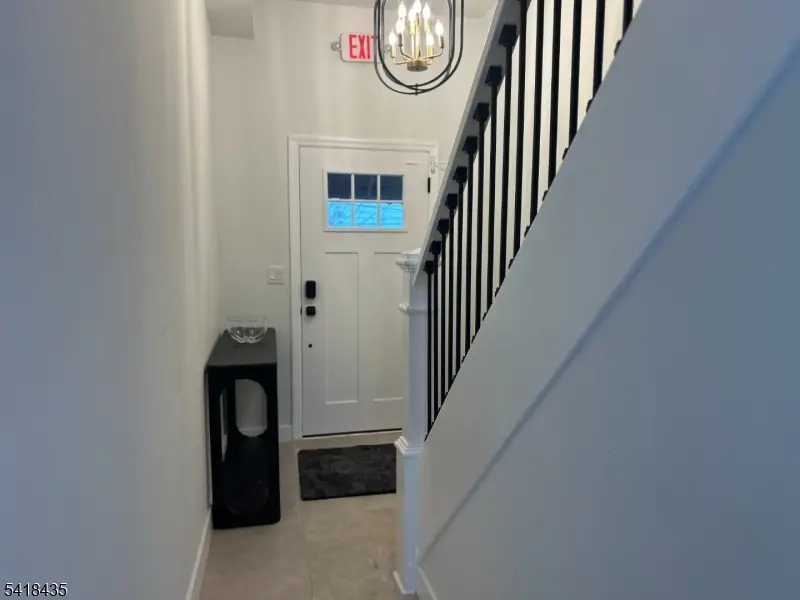 437 Bramhall Ave #1B, Jersey City, NJ 07304