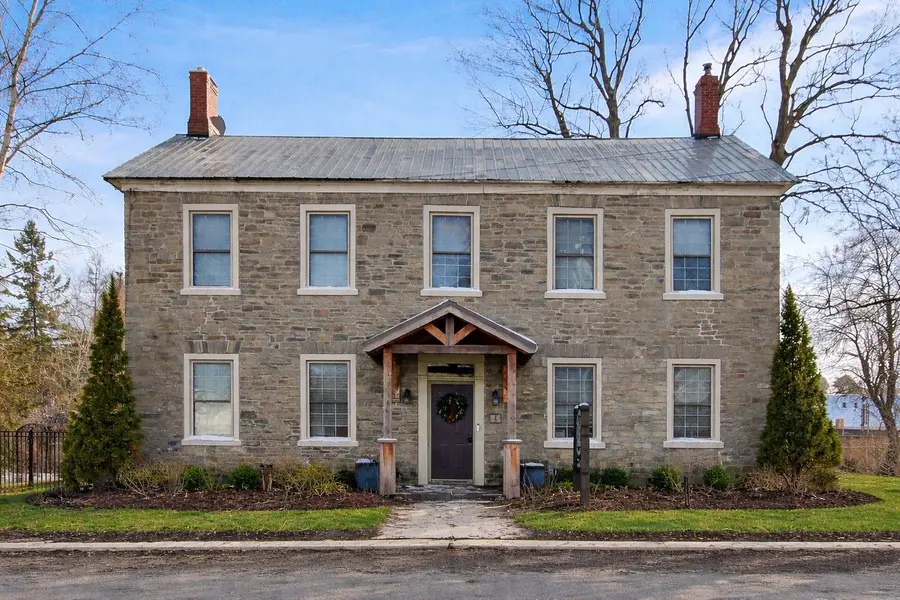 6 Spencer ST S, Edwardsburgh/cardinal, ON K0E 1X0