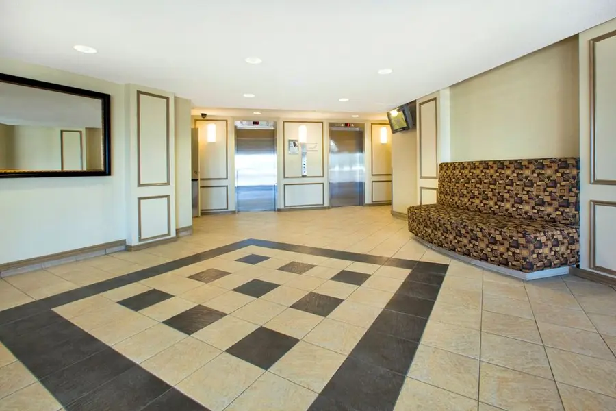 1320 Richmond RD #420, Britannia - Lincoln Heights And Area, ON K2B 8L3