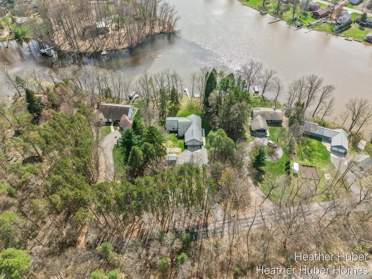 7706 Thornapple Bayou DR SE, Cascade Twp, MI 49512