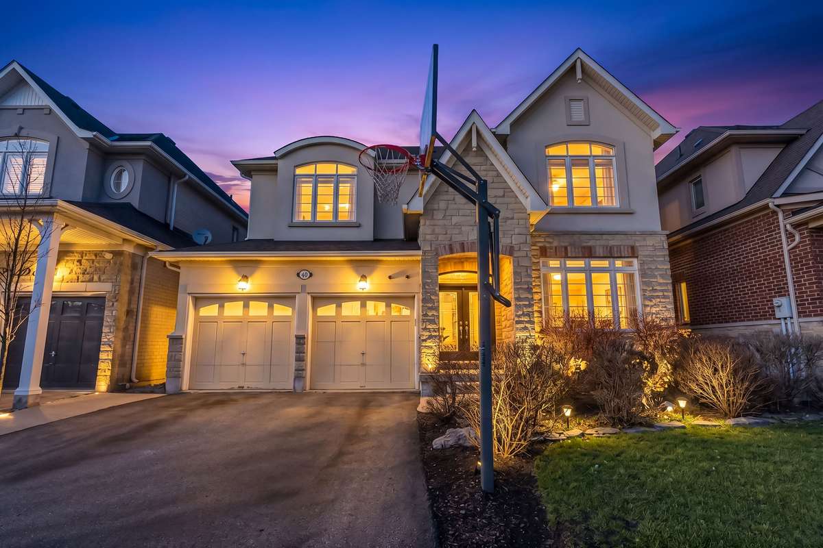 40 Imperial Lakes DR, Brampton, ON L6P 2V3