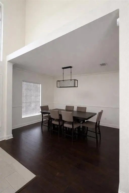 7704 Danuers Lane, Arlington, TX 76002