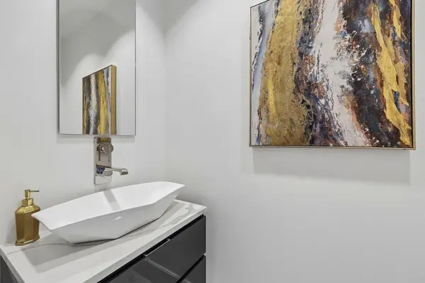 2408 Victory Park Lane #832, Dallas, TX 75219