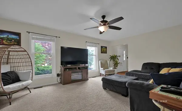 320 Carroll Rd, Athens, OH 45701