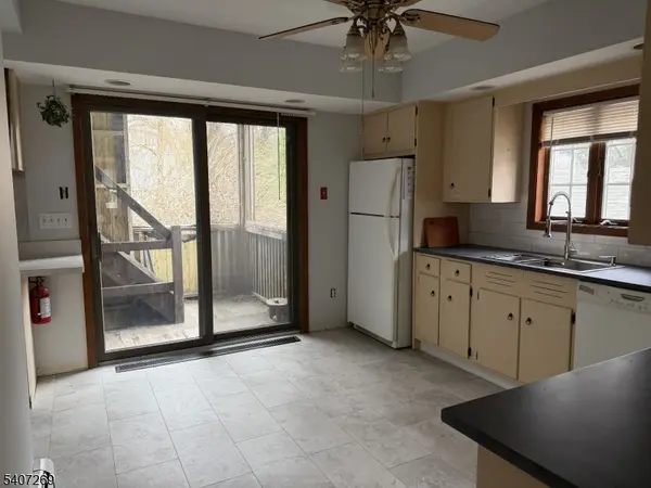 36 Glenwild Ave #1, Bloomingdale Boro, NJ 07403