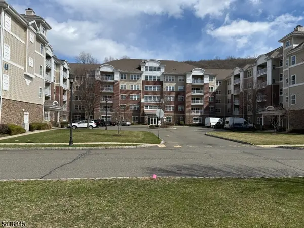 1118 Warrens Way, Wanaque Boro, NJ 07465