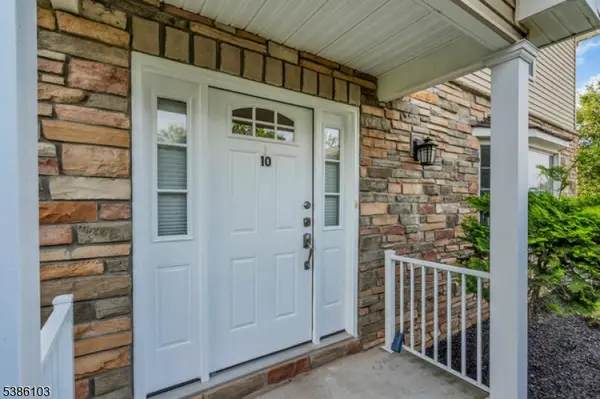 10 Harvey Ct, Clark Twp., NJ 07066