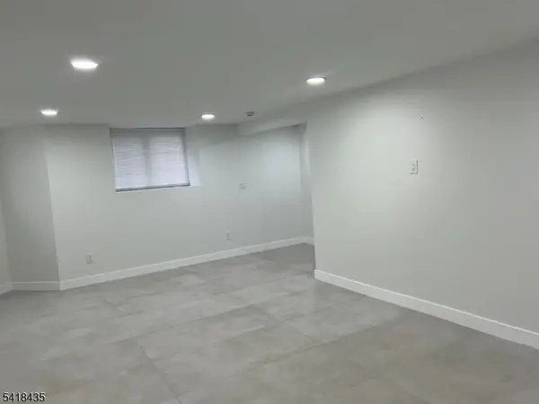 437 Bramhall Ave #1B, Jersey City, NJ 07304