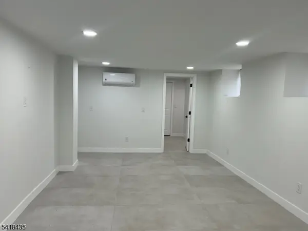 437 Bramhall Ave #1B, Jersey City, NJ 07304