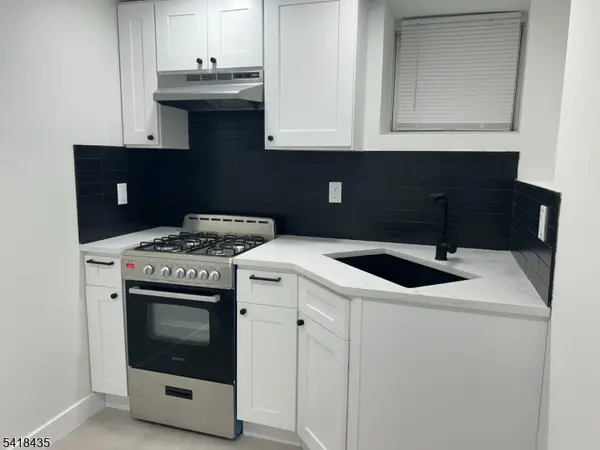 437 Bramhall Ave #1B, Jersey City, NJ 07304