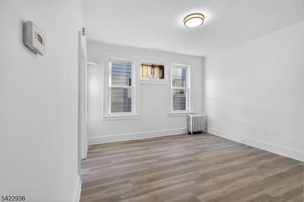 129 Brookwood St #1, East Orange City, NJ 07018