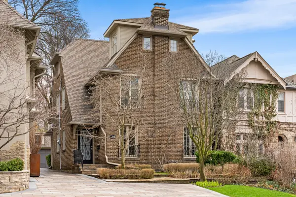 115 Inglewood DR, Toronto C09, ON M4T 1H6