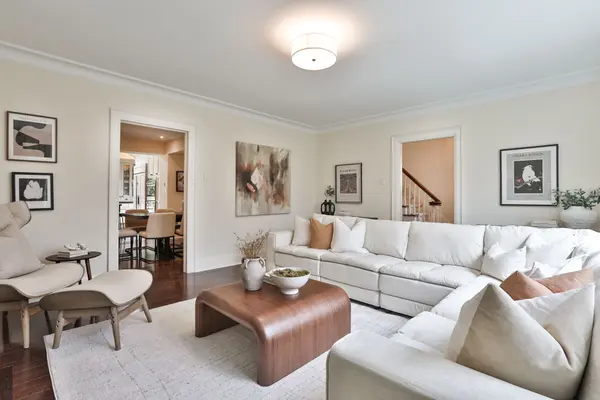 28 Kimbark BLVD, Toronto C04, ON M5N 2X7