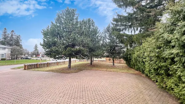 1127 OSHAWA BLVD N, Oshawa, ON L1G 5W2