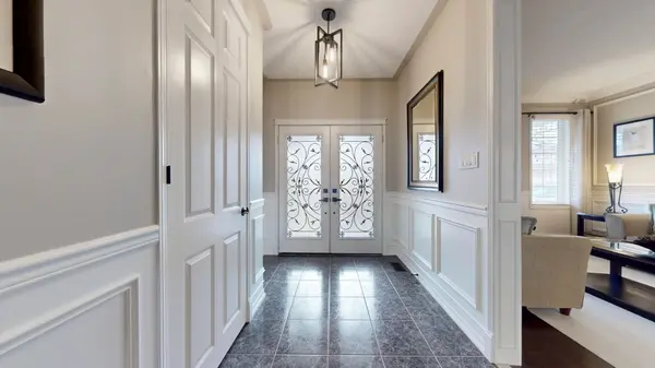 9 Nathan AVE, Whitby, ON L1M 1J3