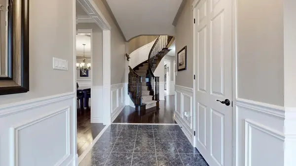 9 Nathan AVE, Whitby, ON L1M 1J3