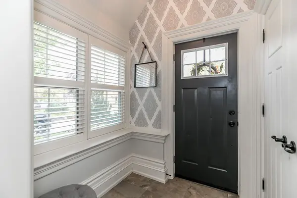 27 Catherine AVE, Aurora, ON L4G 1K4