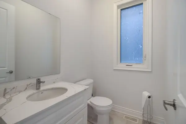 38 Tipp DR, Richmond Hill, ON L4E 1J3