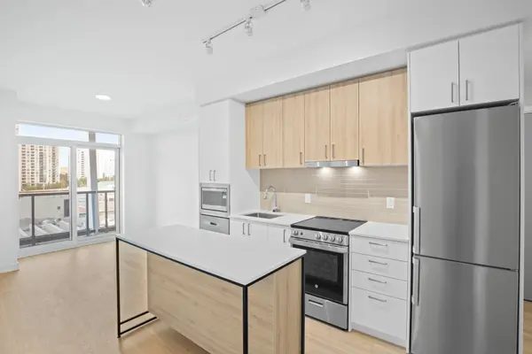 30 Upper Mall WAY #317A, Vaughan, ON L4J 0L7