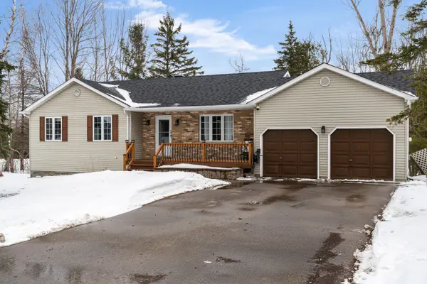 11 Hickory LN, Oro-medonte, ON L0K 1E0