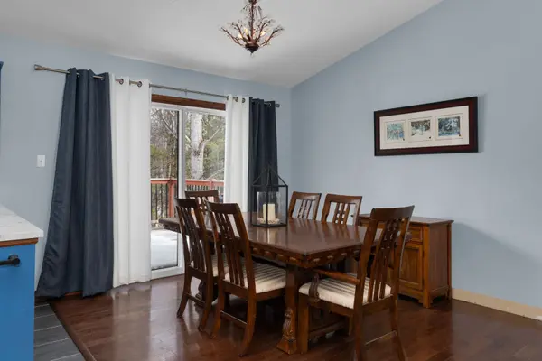 11 Hickory LN, Oro-medonte, ON L0K 1E0