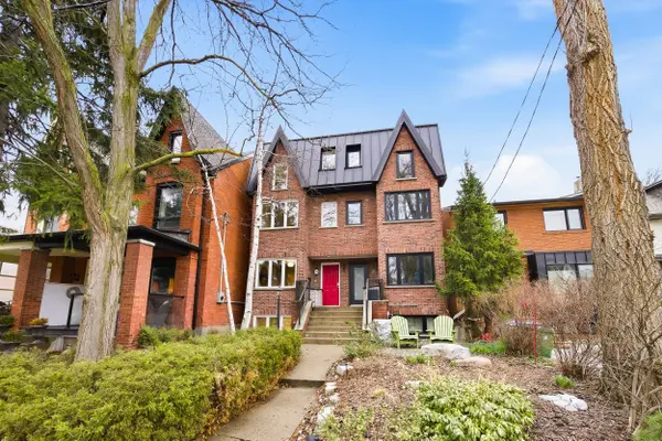 79 Laws ST, Toronto W02, ON M6P 2Y8