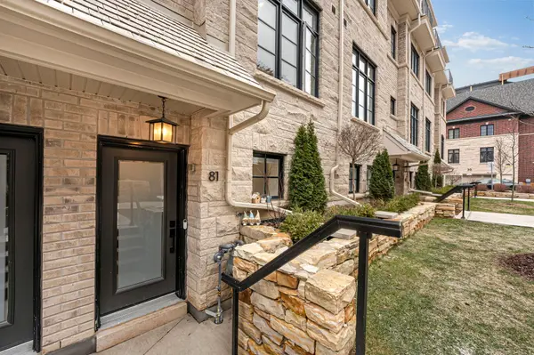 15 Lunar CRES #81, Mississauga, ON L5M 2R6