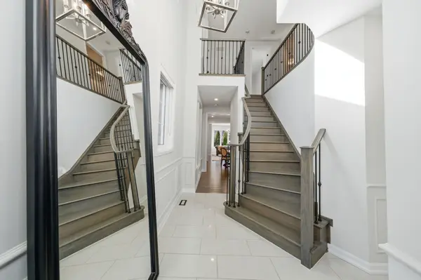 367 Begonia GDNS, Oakville, ON L6M 1L7