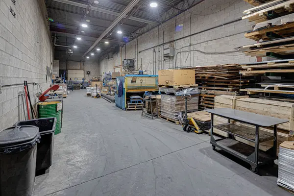 5775 Atlantic DR #25-30, Mississauga, ON L4W 4P3