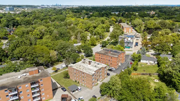 56 South Forster Park DR, Oakville, ON L6K 1Y7