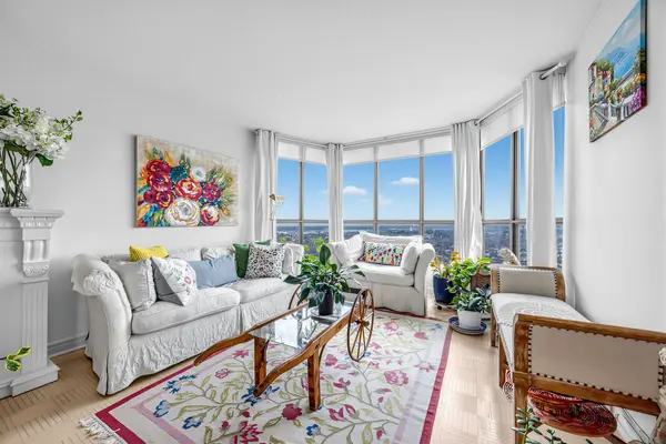 1333 Bloor ST #2409, Mississauga, ON L4Y 3T6