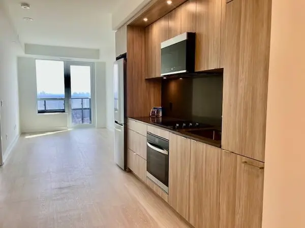 60 Central Park Roadway RD #2201, Toronto W08, ON M9A 0E6