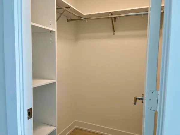 60 Central Park Roadway RD #2201, Toronto W08, ON M9A 0E6