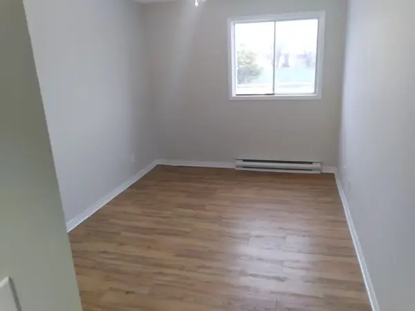 151 Industrial BLVD #15, Greater Napanee, ON K7P 3Y4