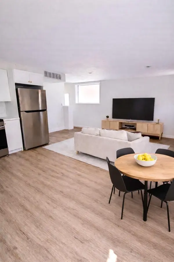 30 Stirton ST #2, Hamilton, ON L8L 6E8