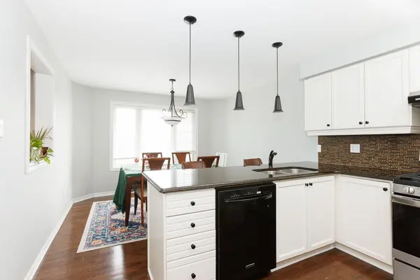 270 North Centre RD #26, London North, ON N6G 5E2