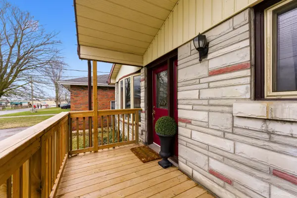 10 Plaza SQ, Belleville, ON K8N 4J3