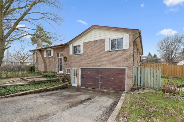 3 Inadale CT, Kitchener, ON N2M 2Z7