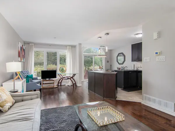 330 Forestbrook ST, Kanata, ON K2K 0B9