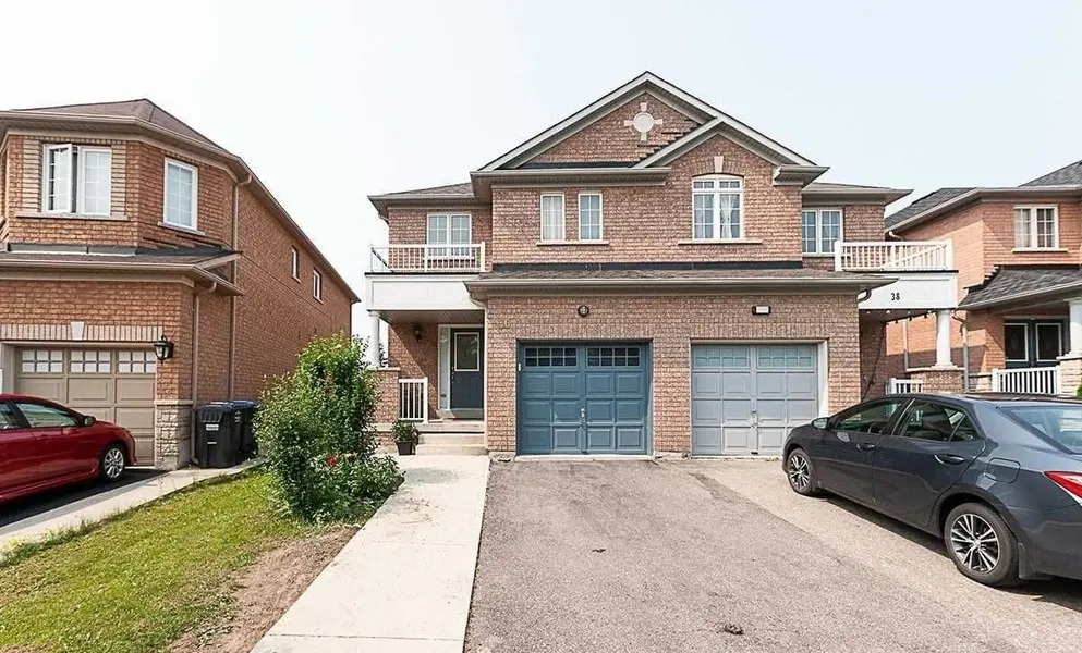 36 Mauve DR, Brampton, ON L6P 2M8