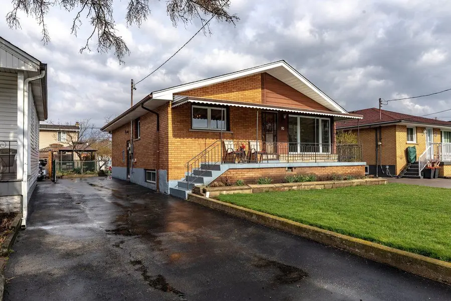 92 Reid AVE S, Hamilton, ON L8K 3V1