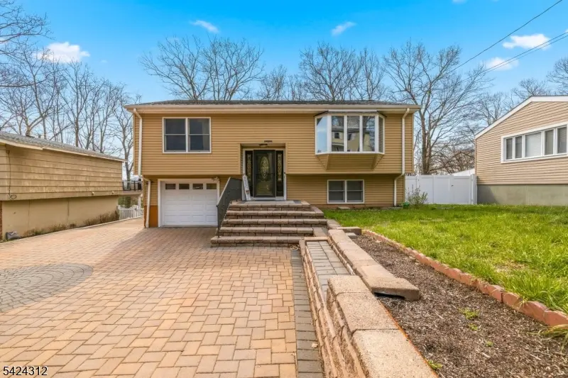 32 Seminole Ave, Rockaway Twp., NJ 07866