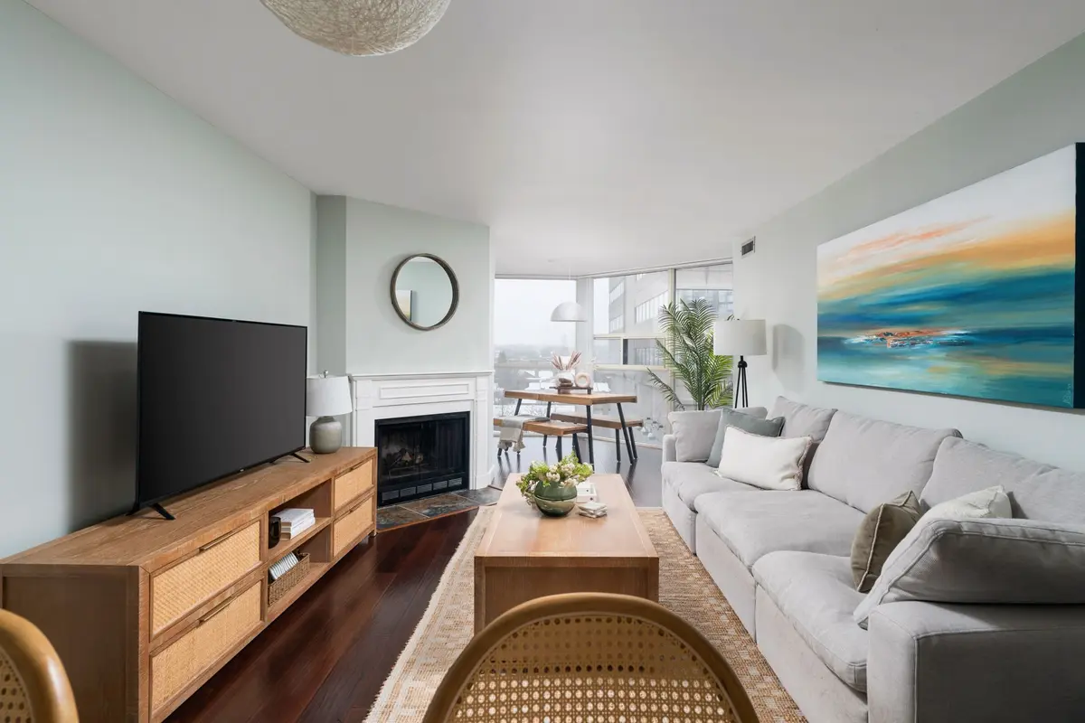 725 King ST W #903, Toronto C01, ON M5V 2W9