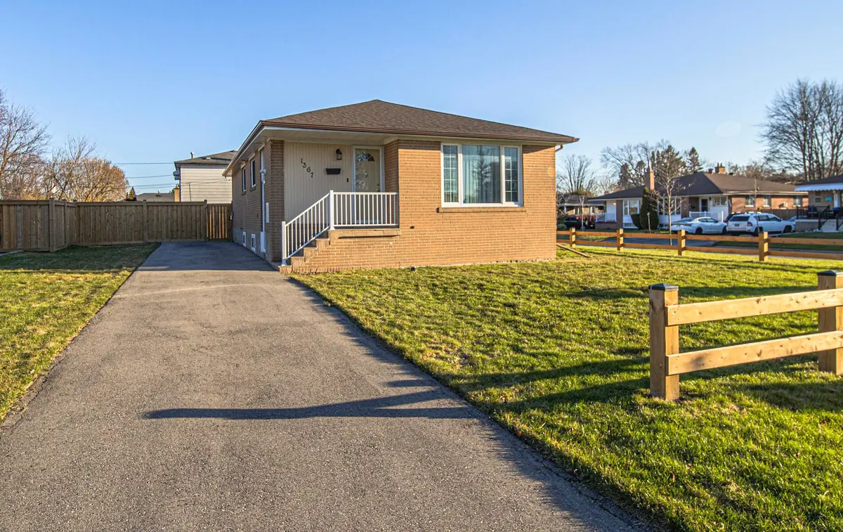 1367 Garvolin AVE, Pickering, ON L1W 1J5