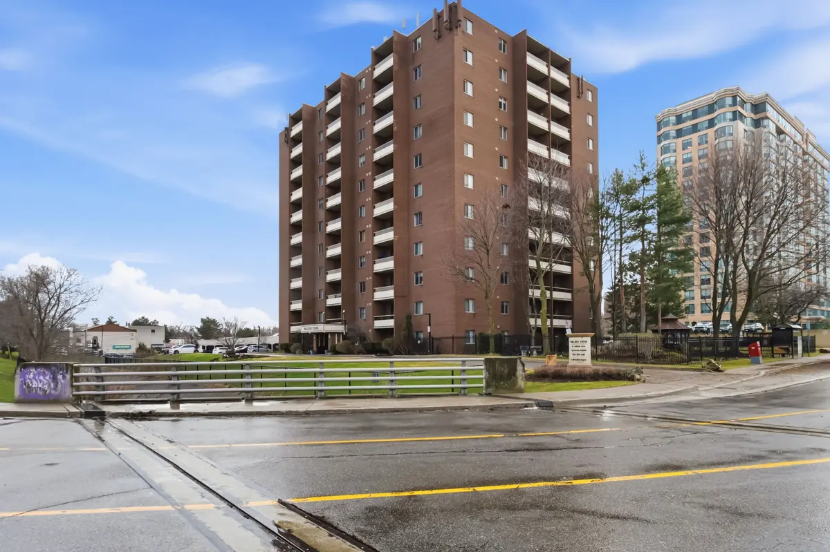 82 Millside DR #1008, Milton, ON L9T 4A1