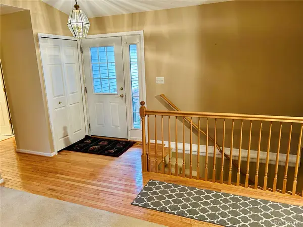 2618 Woodcliff TRL, Hartland Township, MI 48353