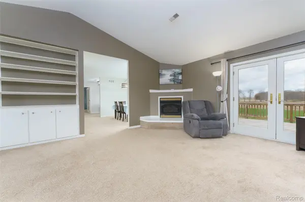 10488 W Grand River RD, Handy Township, MI 48836