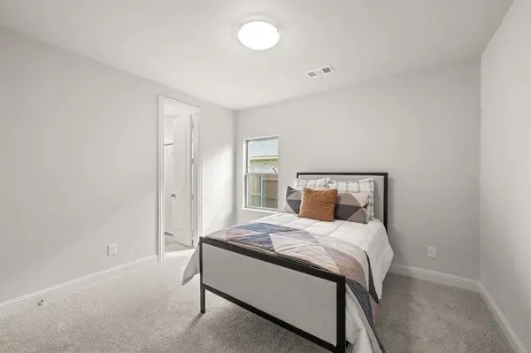 2106 Redding Drive, Mansfield, TX 76084