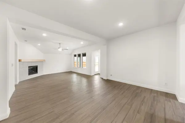 3821 Maize Avenue, Heartland, TX 75114