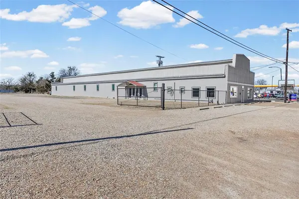 2301 N Main Street, Paris, TX 75460